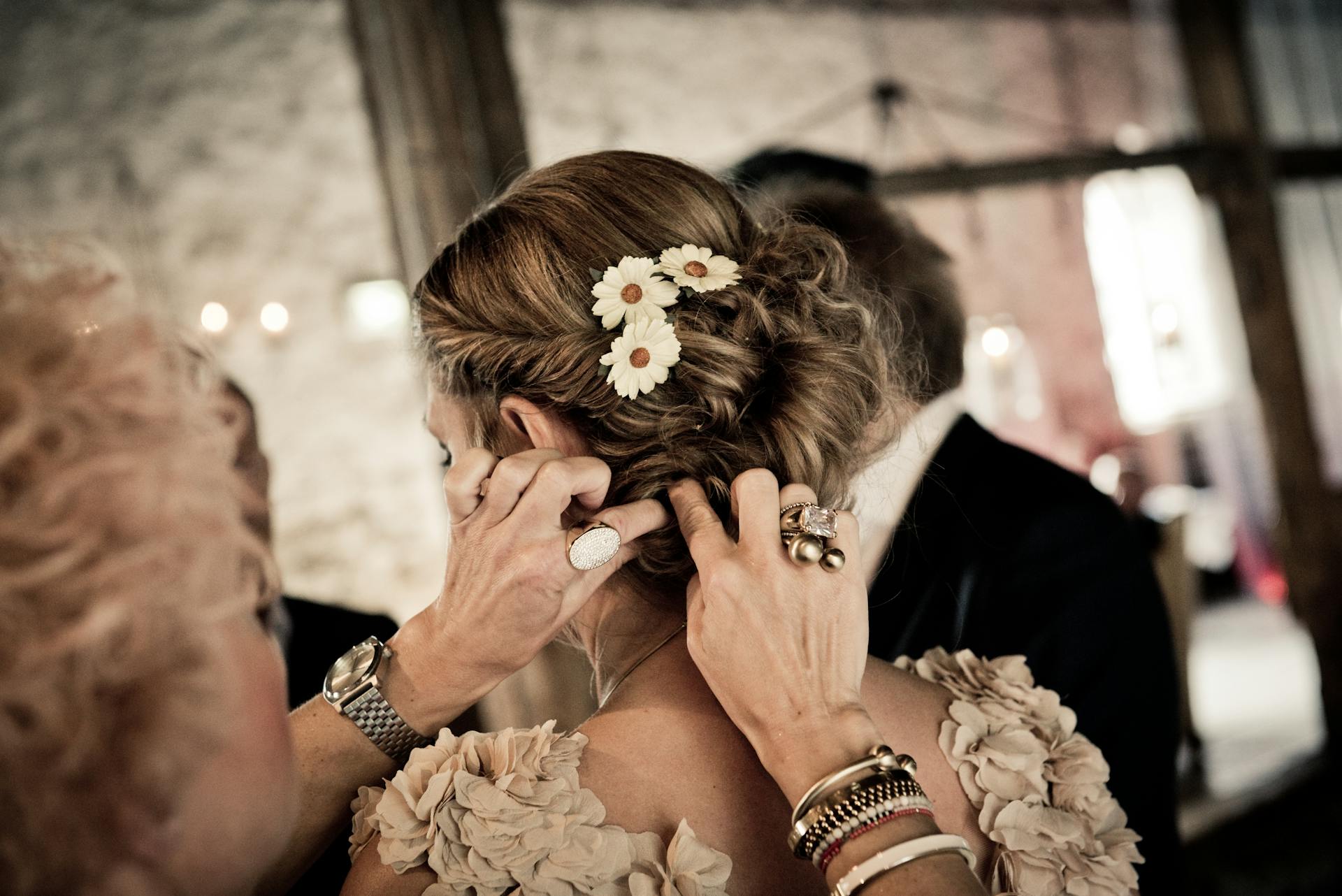 Dans les accessoires cheveux mariage– La Belle et Le Barbu