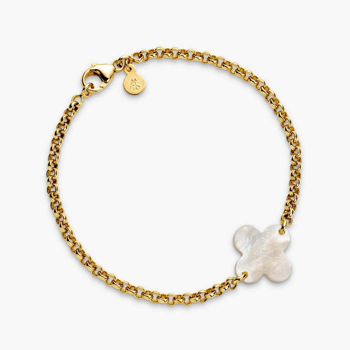 Source: https://fr.arthusbertrand.com/bracelet-en-forme-de-trefle-en-nacre-et-or-jaune-18-carats-trefle-3220781811